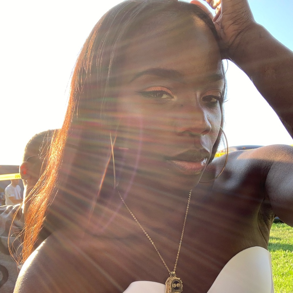 Meet your Posher, Gio